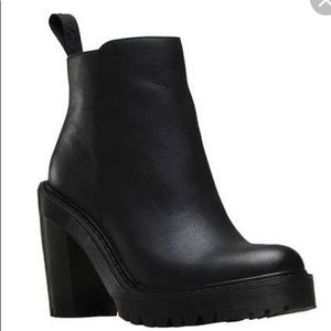 Doc marten magdalena boots. Perfect condition